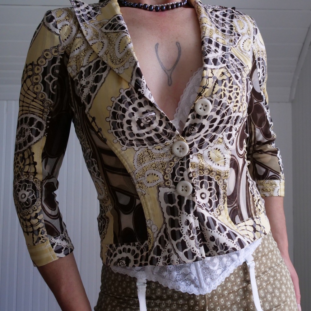 Great vintage archival 90s/y2k Alberto Makali mixed prints cropped fitted blazer